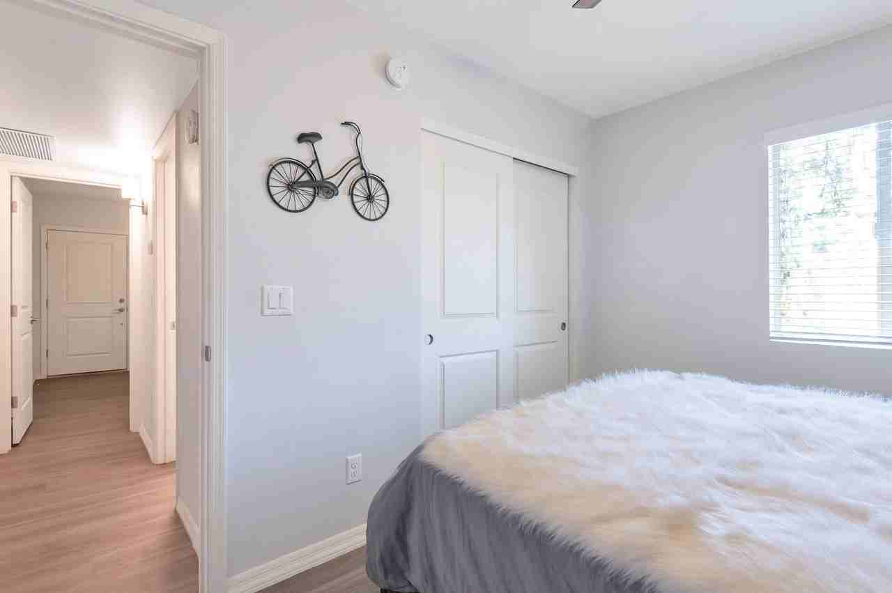 814 E 9th St #14 - Photo 6 of 41