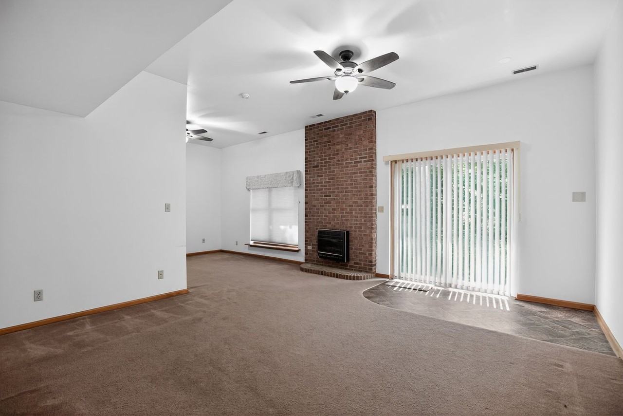 3523 Hilltop Dr - Photo 3 of 15