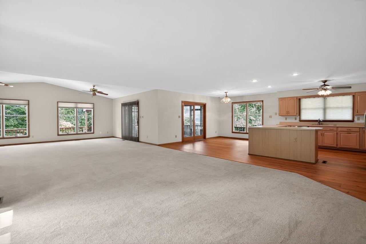 3523 Hilltop Dr - Photo 4 of 15