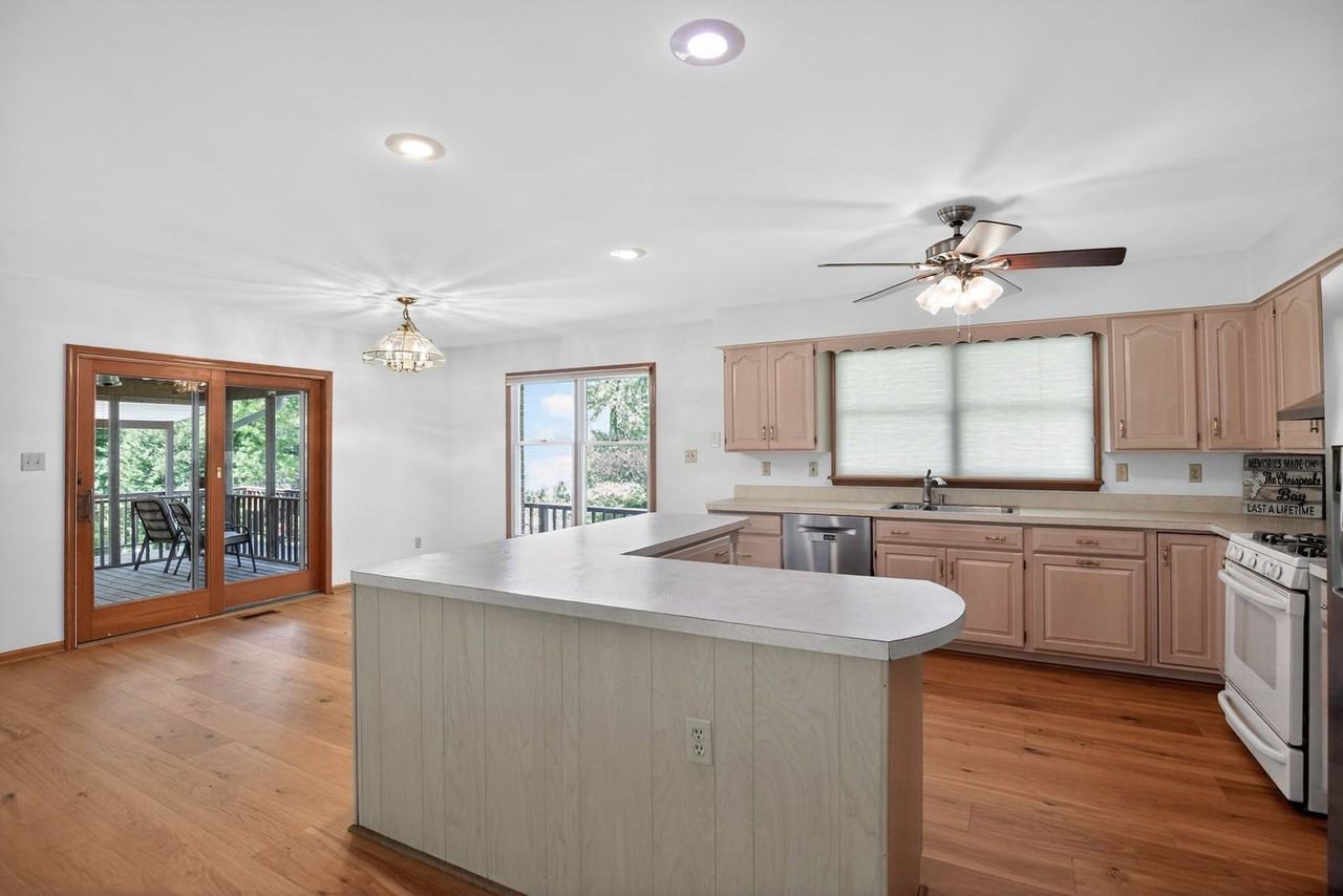 3523 Hilltop Dr - Photo 5 of 15