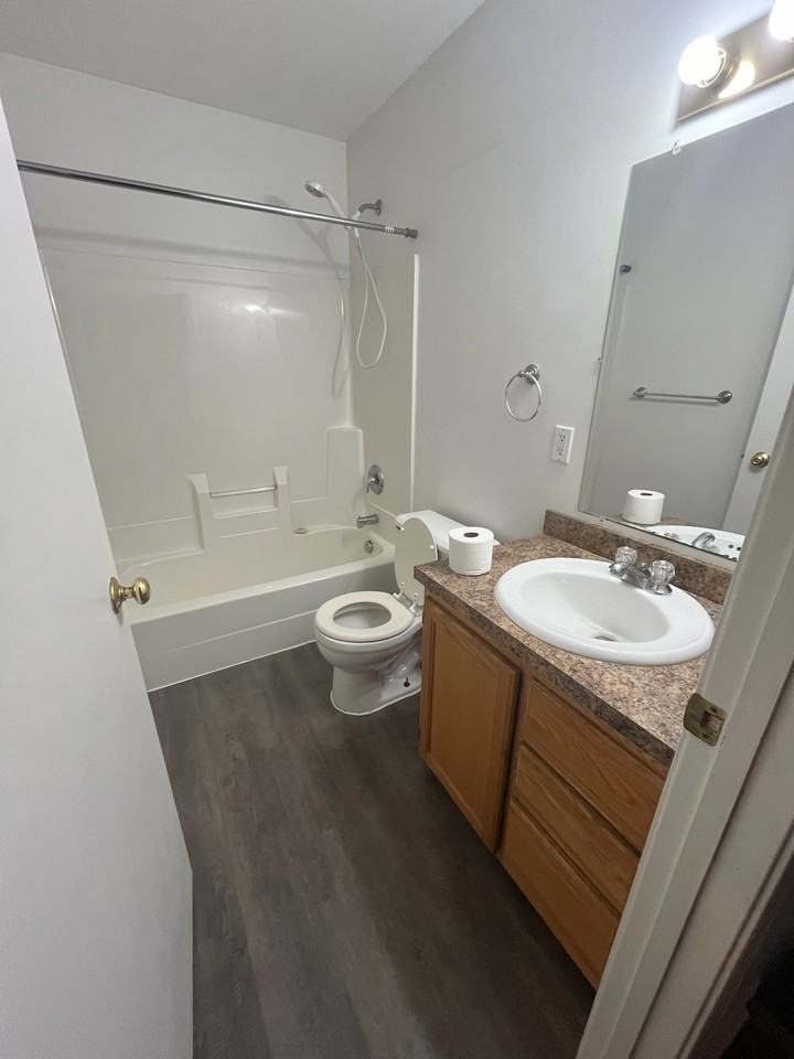 863 Sharon Rd - Photo 2 of 10