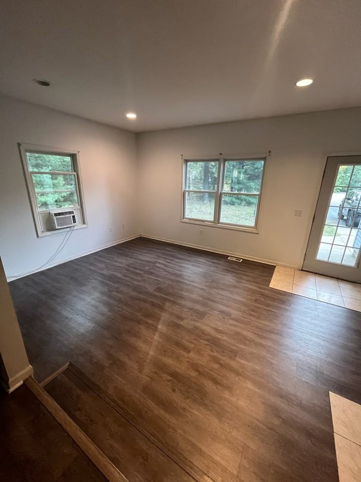 863 Sharon Rd - Photo 4 of 10