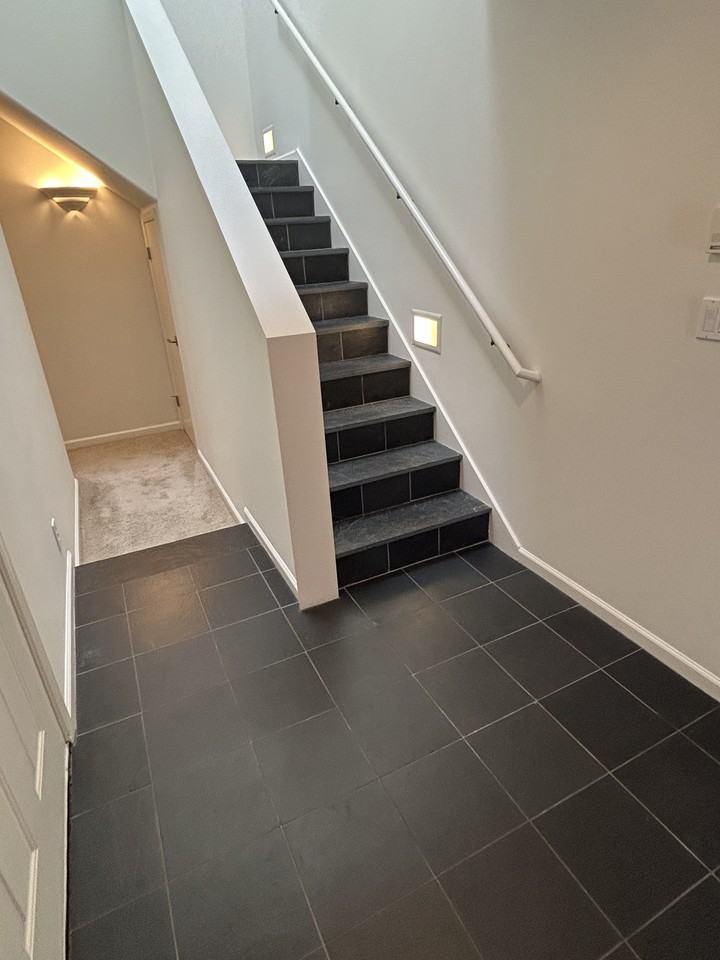 6676 Charing Cross Rd - Photo 2 of 20