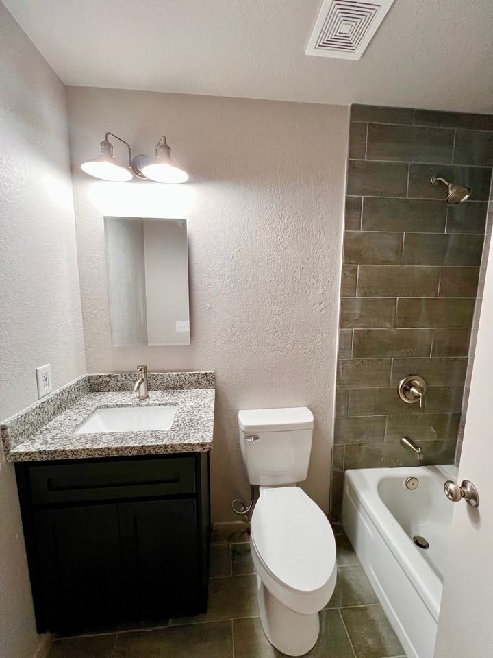 4378 W 15th St - Photo 5 of 20