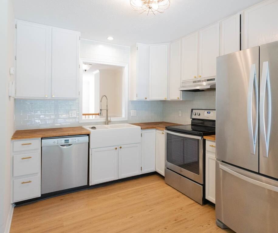 405 Lakeview Ct - Photo 4 of 36