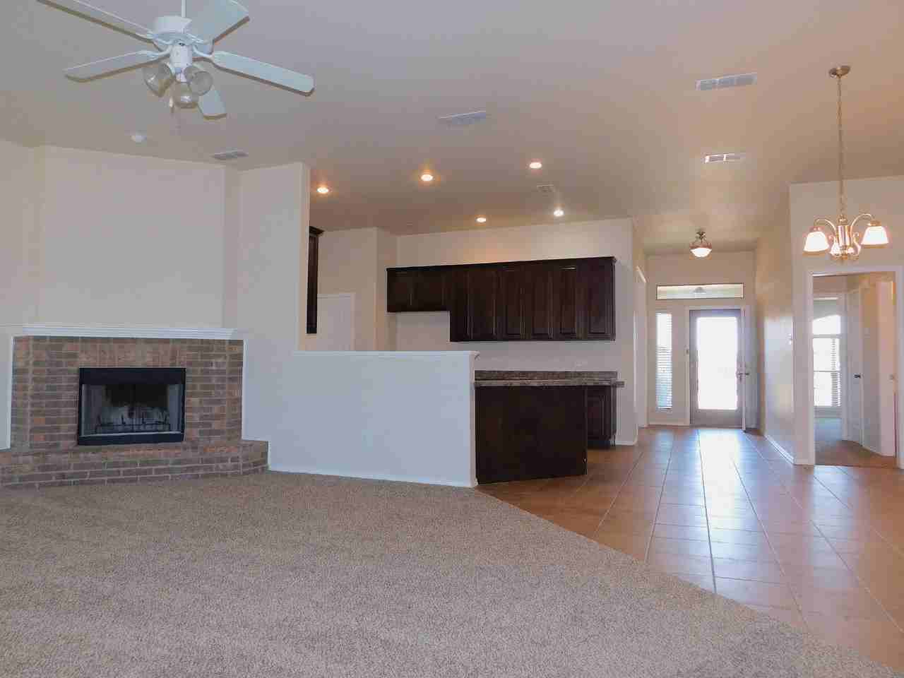 5717 108th St - Photo 2 of 24