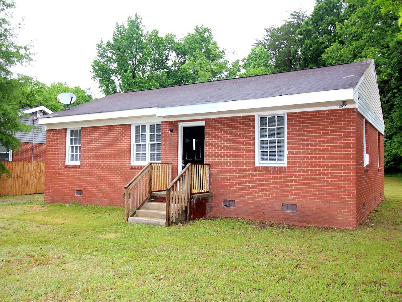 1502 Woodmere Dr