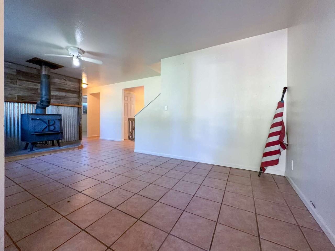 816 S Wardwell Ave - Photo 5 of 25