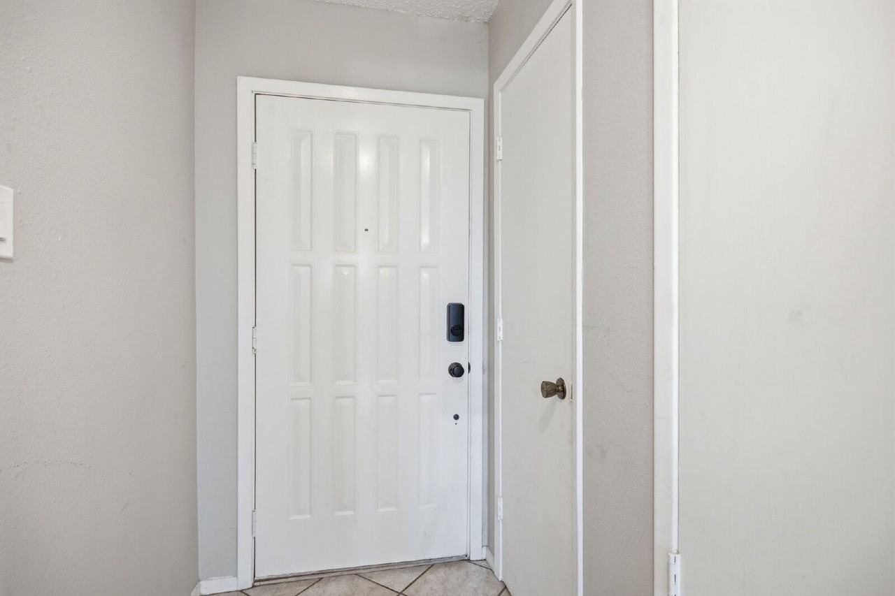 525 Parkview Dr - Photo 6 of 28