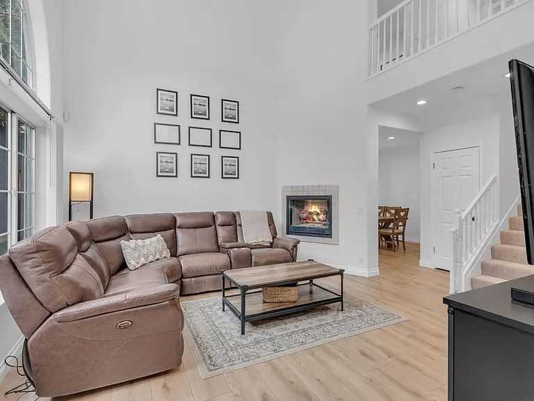 437 Calle Cerro - Photo 4 of 32