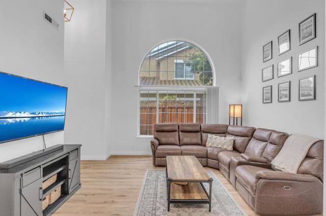 437 Calle Cerro - Photo 7 of 32