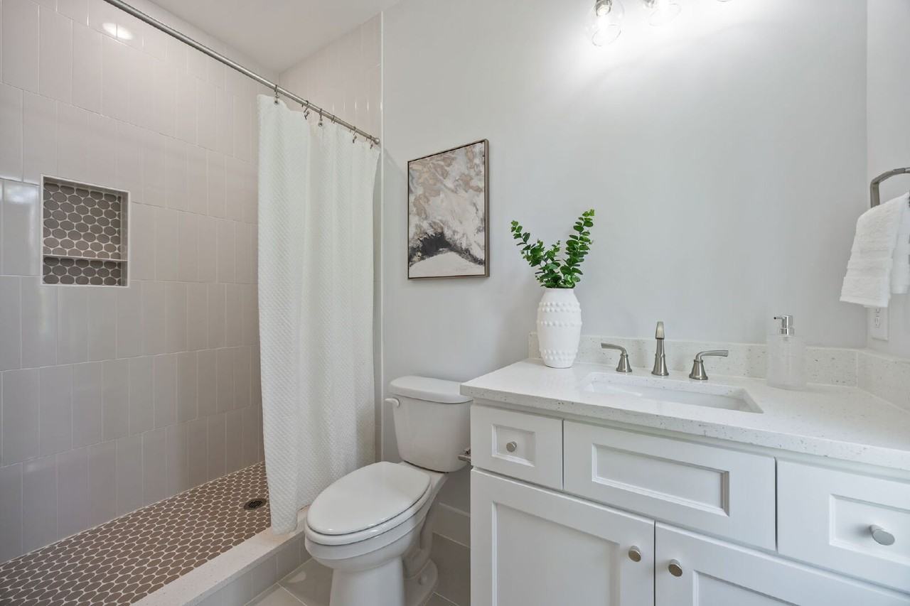 515 Spruce St #A - Photo 5 of 31