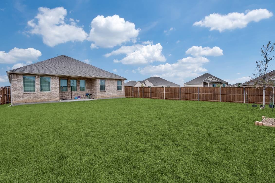2116 Angus Dr - Photo 3 of 13