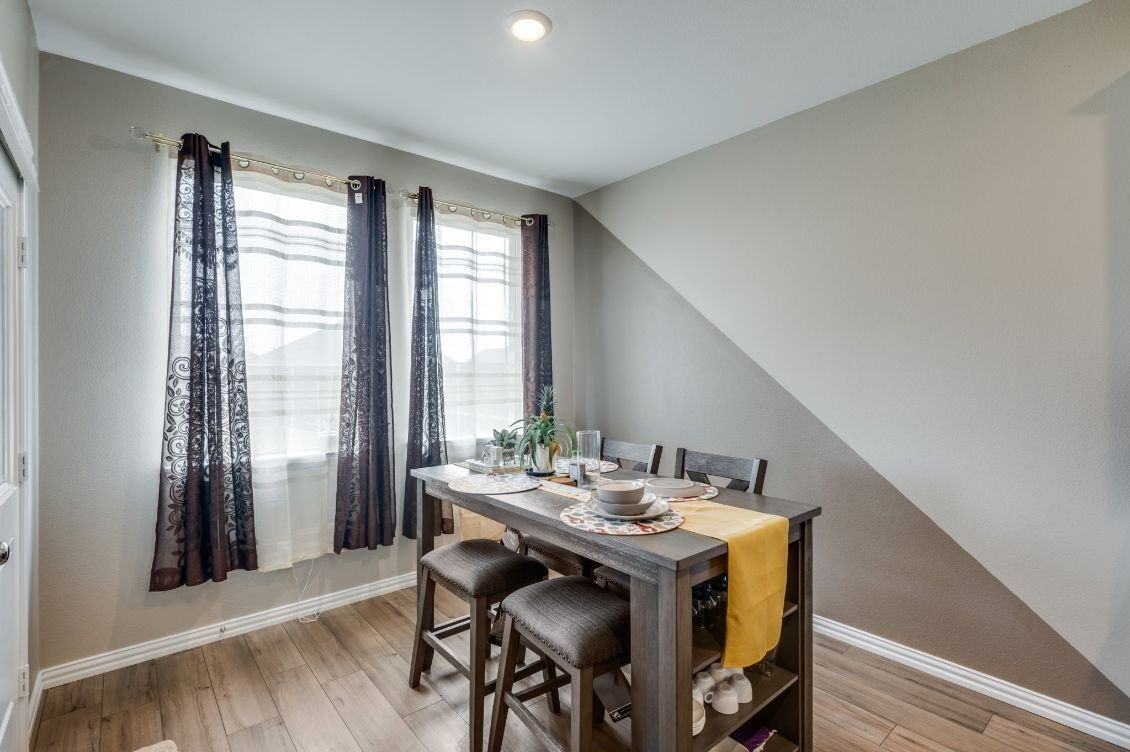 2116 Angus Dr - Photo 5 of 13