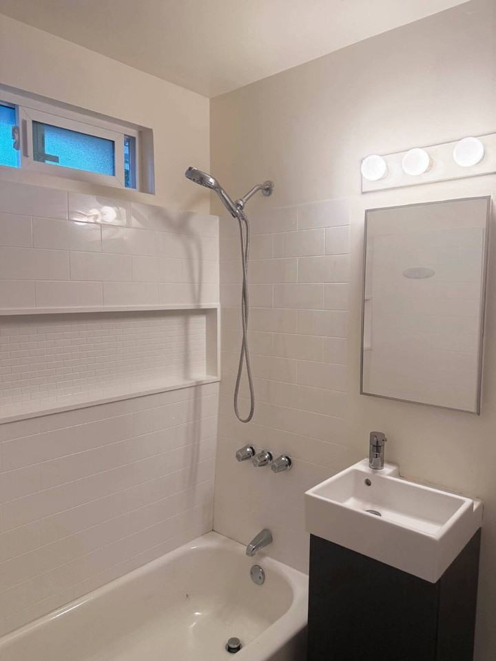 883 Lorna Dr - Photo 7 of 14