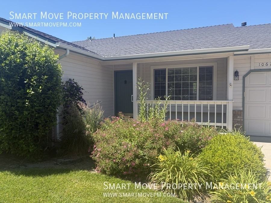 1067 N Crestley Ave - Photo 2 of 37