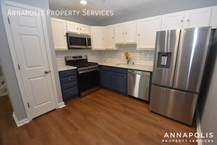 8031 Brookstone Ct - Photo 4 of 23