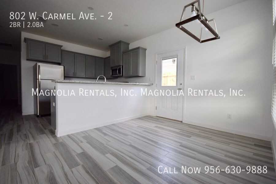 802 W Carmel Ave #2 - Photo 3 of 11