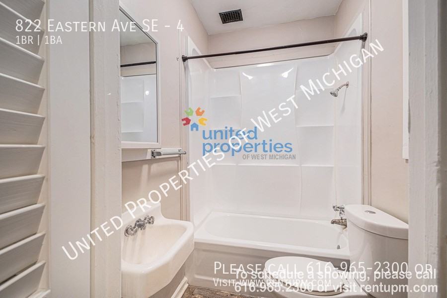 822 Eastern Ave Se #4 - Photo 2 of 10