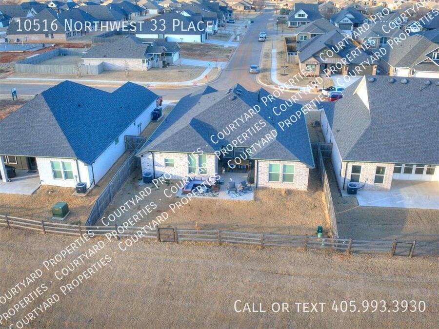 10516 Nw 33rd Pl - Photo 4 of 47