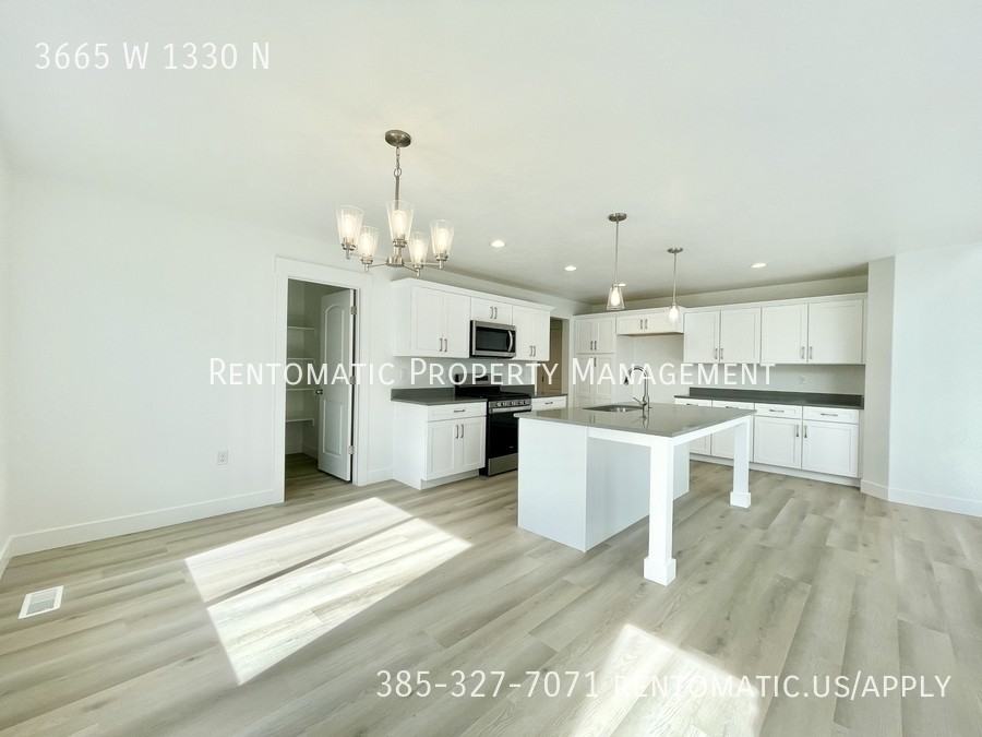 3665 W 1330 N - Photo 3 of 29