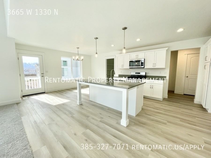 3665 W 1330 N - Photo 4 of 29