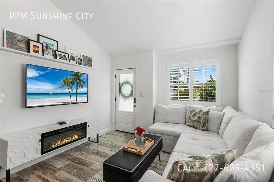 14024 N Bayshore Dr - Photo 6 of 49