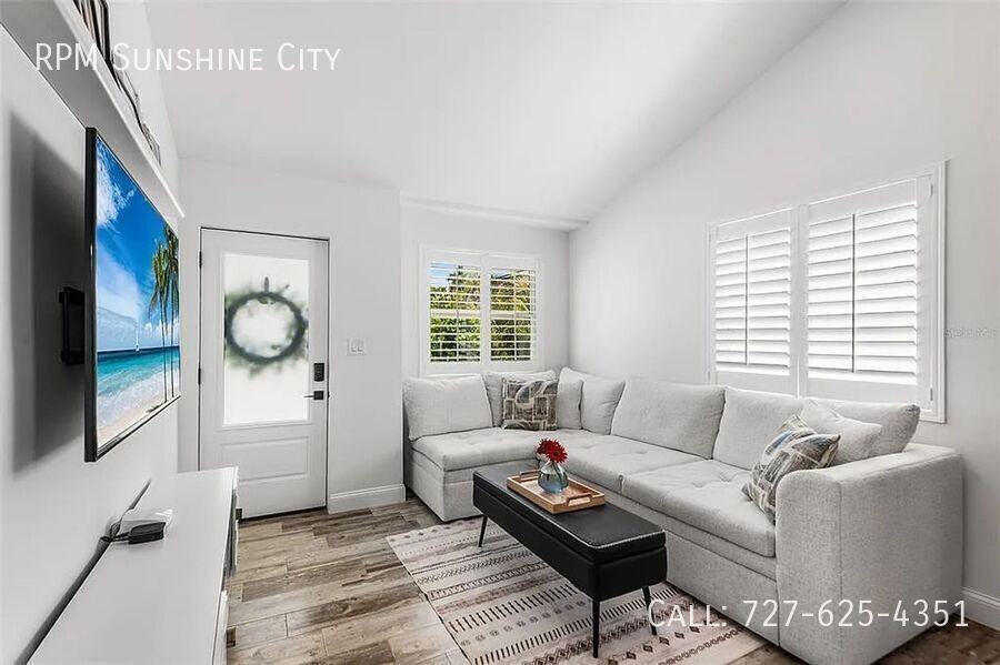 14024 N Bayshore Dr - Photo 7 of 49