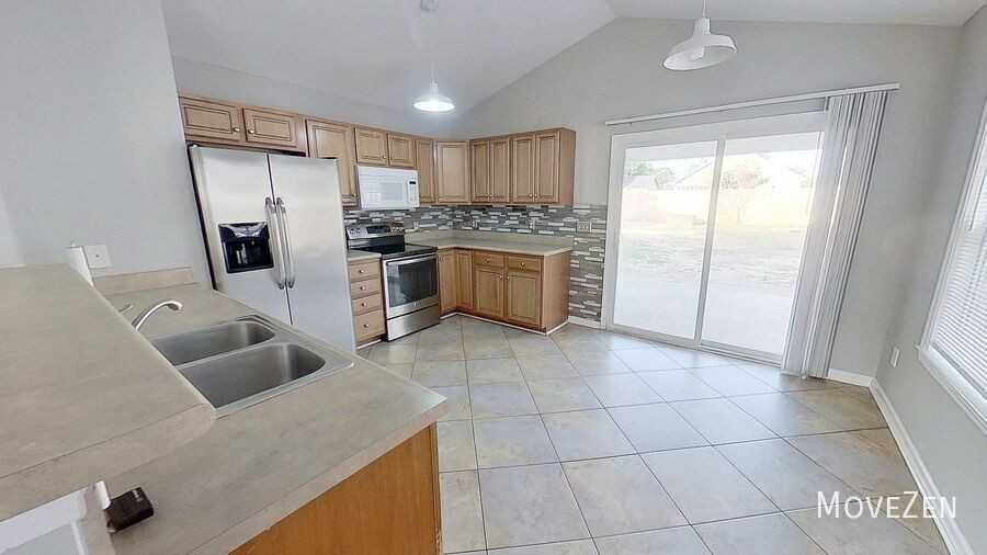 2034 Monroe St - Photo 7 of 31