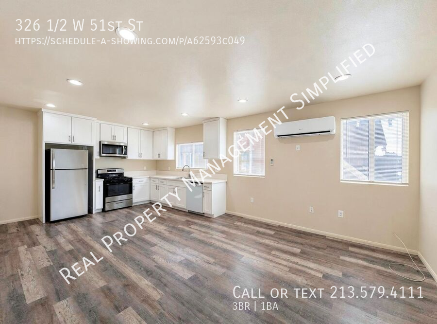 326 1/2 W 51st St - Photo 2 of 9