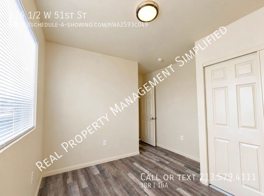 326 1/2 W 51st St - Photo 3 of 9