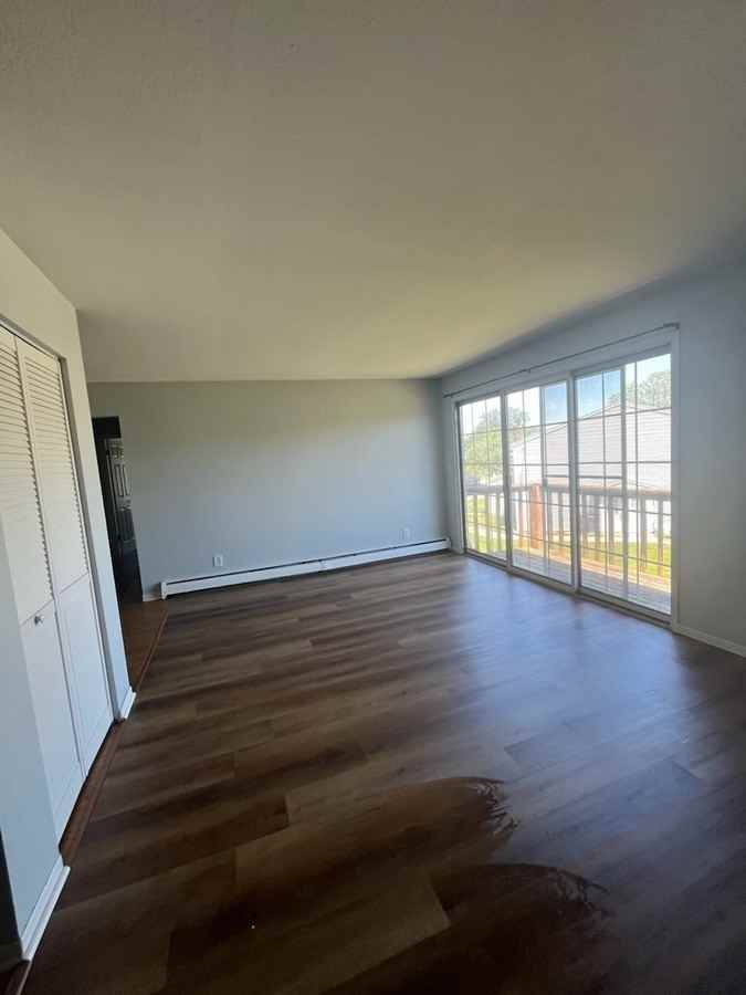 326 Stratford Way - Photo 5 of 11