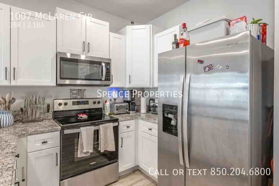 1007 Mclaren Cir - Photo 6 of 34