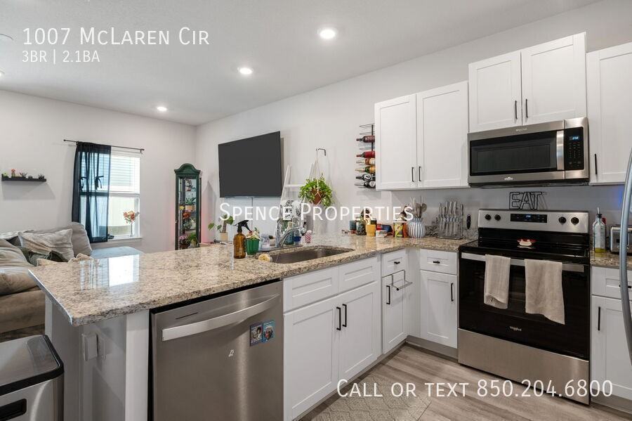 1007 Mclaren Cir - Photo 7 of 34