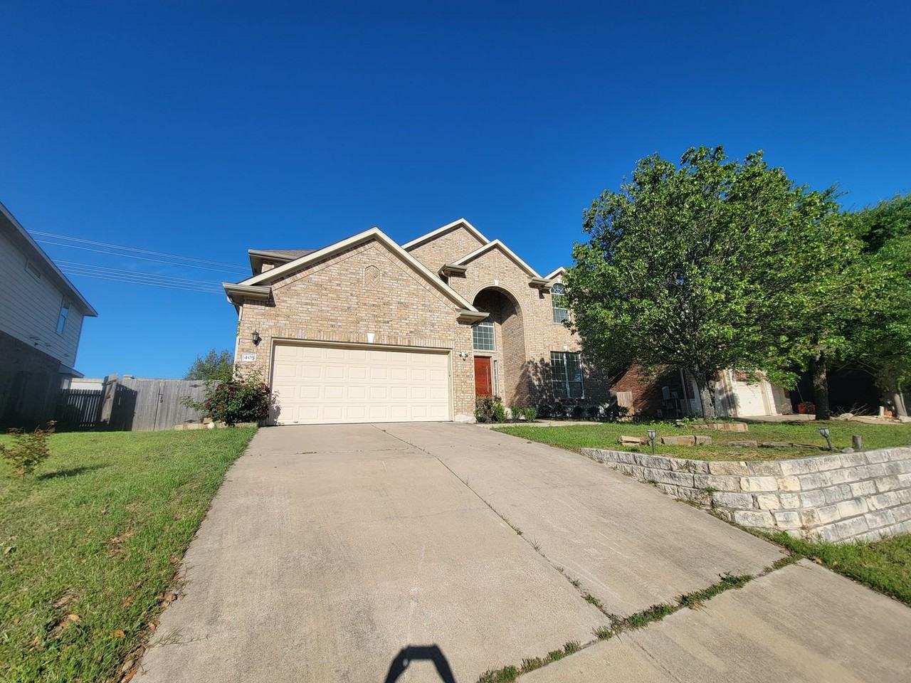 405 Darkwoods Dr - Photo 2 of 35