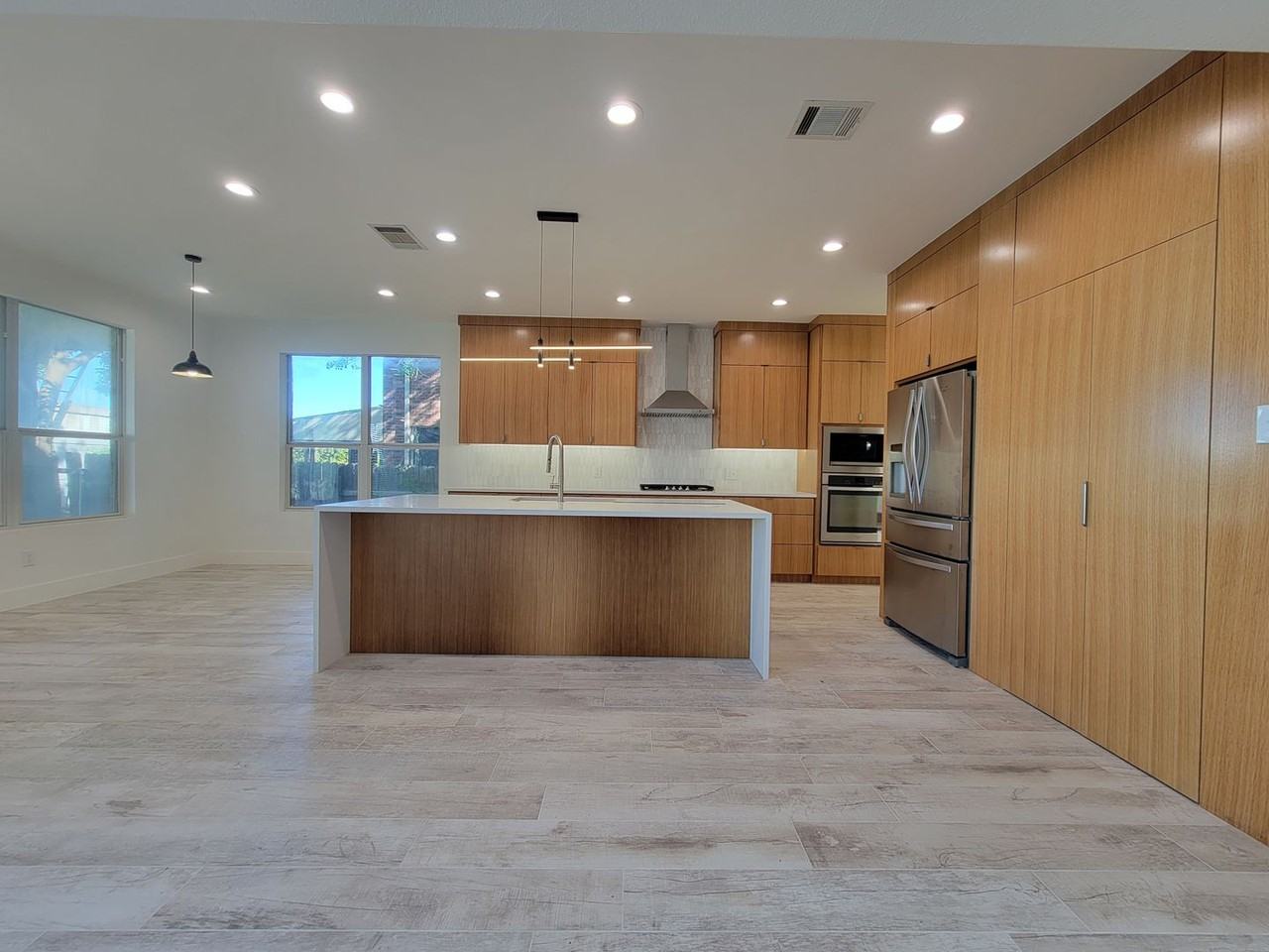 405 Darkwoods Dr - Photo 6 of 35