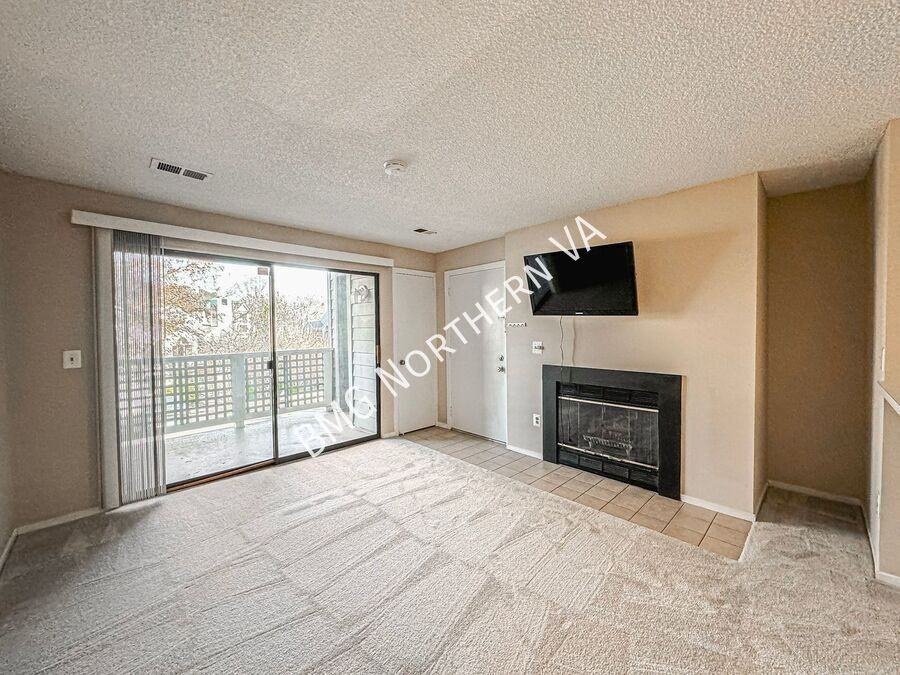1510 Summerchase Ct #D - Photo 3 of 18