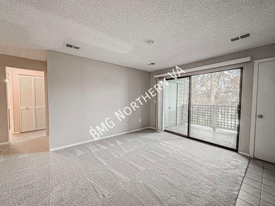1510 Summerchase Ct #D - Photo 4 of 18