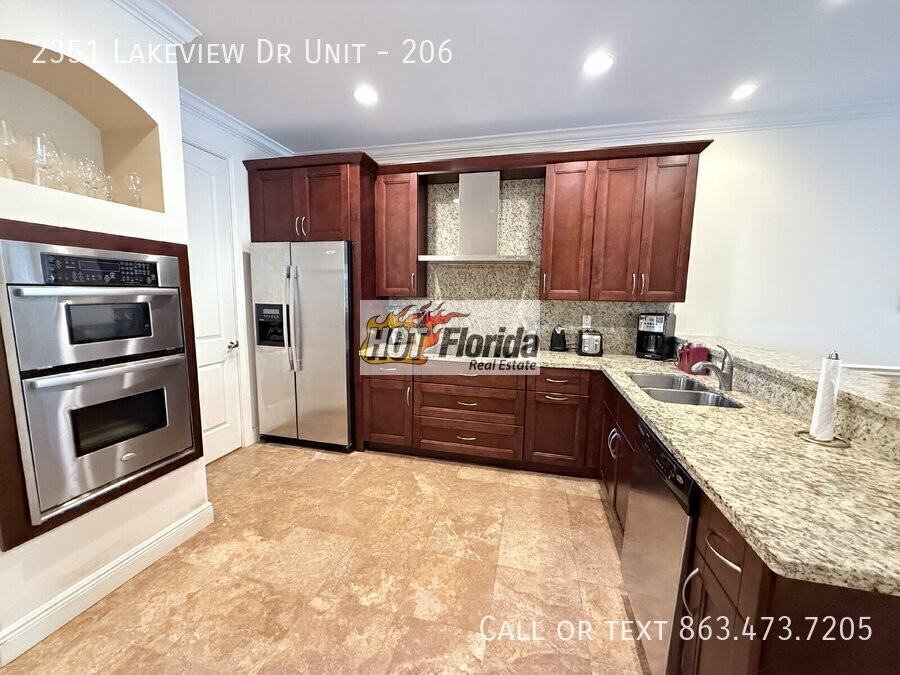 2351 Lakeview Dr #206 - Photo 6 of 41