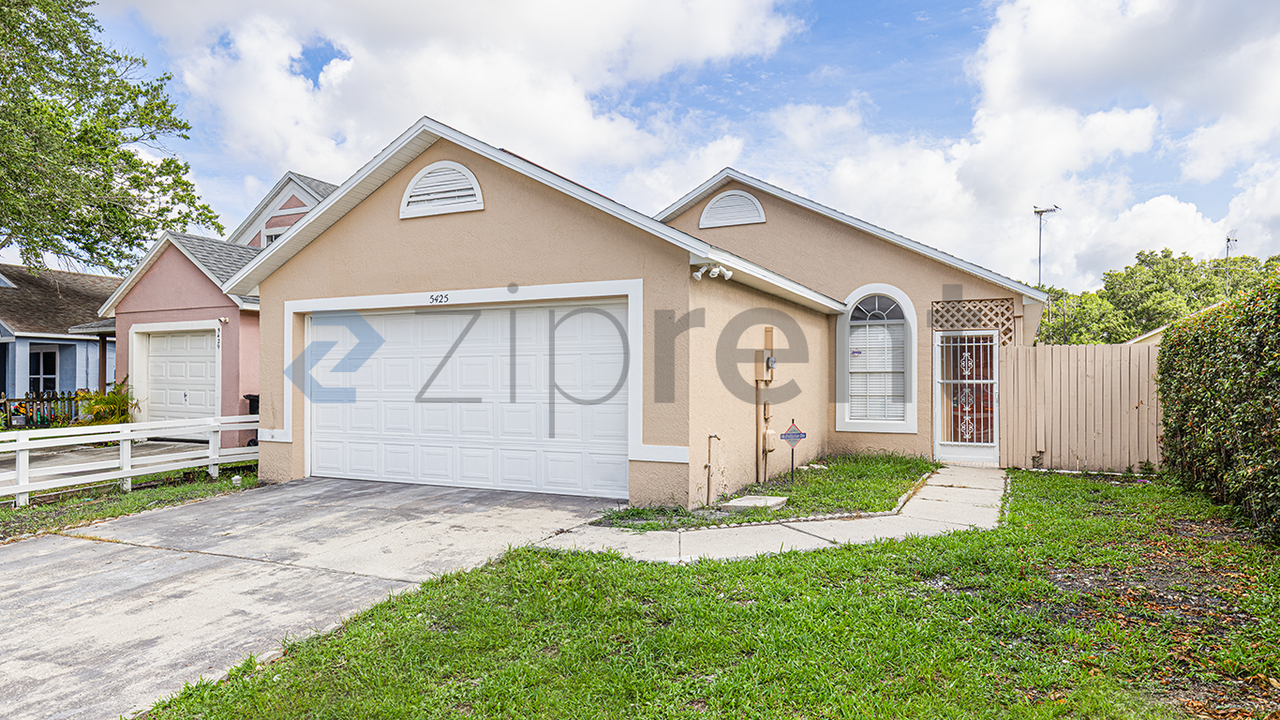5425 Wood Crossing St - Photo 2 of 17