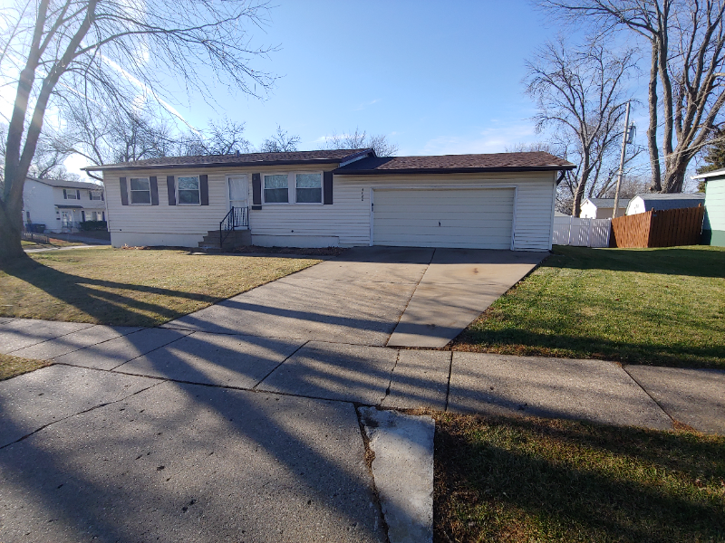 4080 Boston Dr - Photo 2 of 30