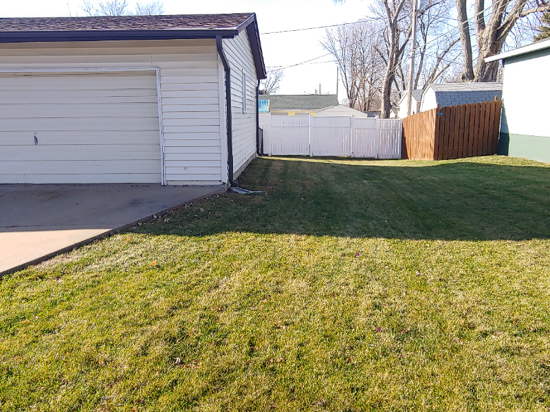 4080 Boston Dr - Photo 3 of 30