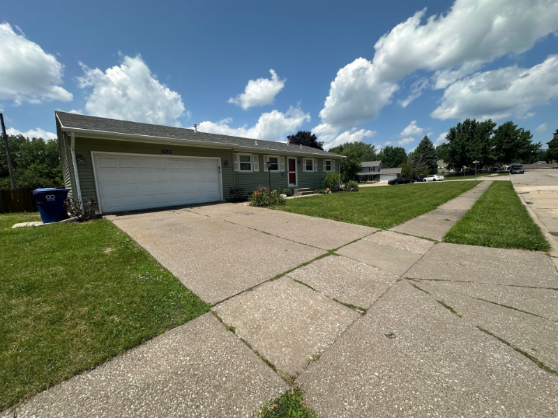 3520 Sunny Hill Dr - Photo 2 of 24