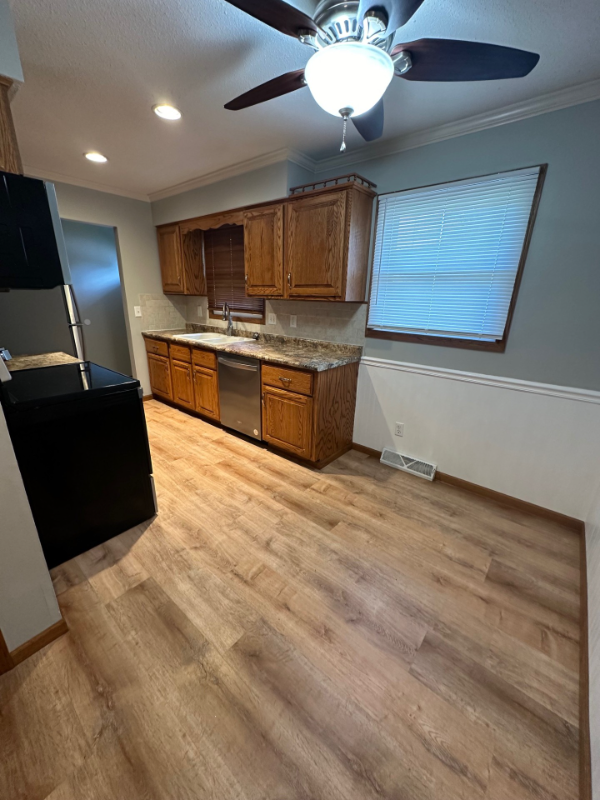 3520 Sunny Hill Dr - Photo 6 of 24