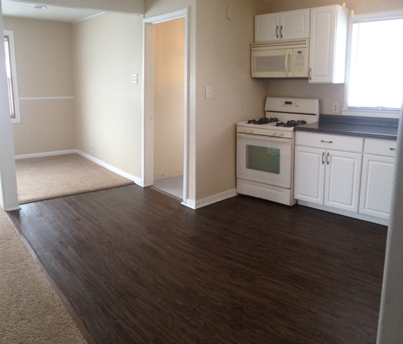 2743 N Main St - Photo 4 of 15