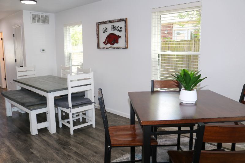 615 W Moan Pl - Photo 4 of 40