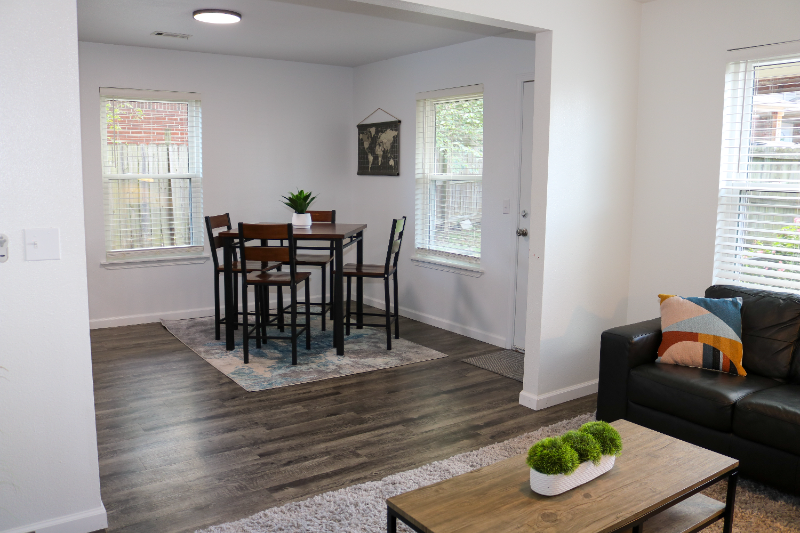 615 W Moan Pl - Photo 7 of 40
