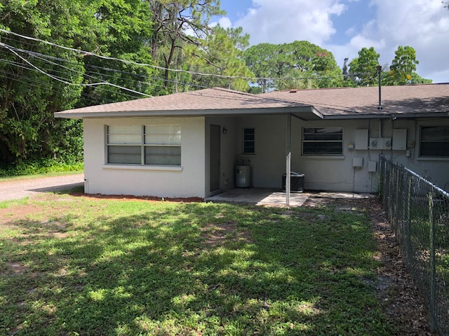 2308 52nd Avenue Dr W #B - Photo 2 of 11
