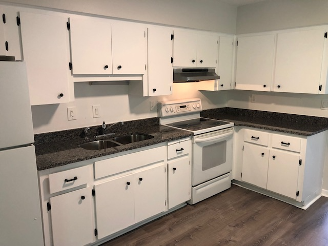 2308 52nd Avenue Dr W #B - Photo 3 of 11