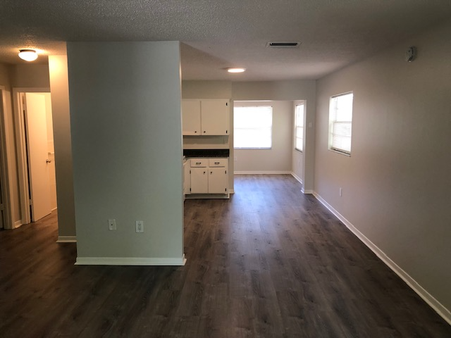 2308 52nd Avenue Dr W #B - Photo 5 of 11